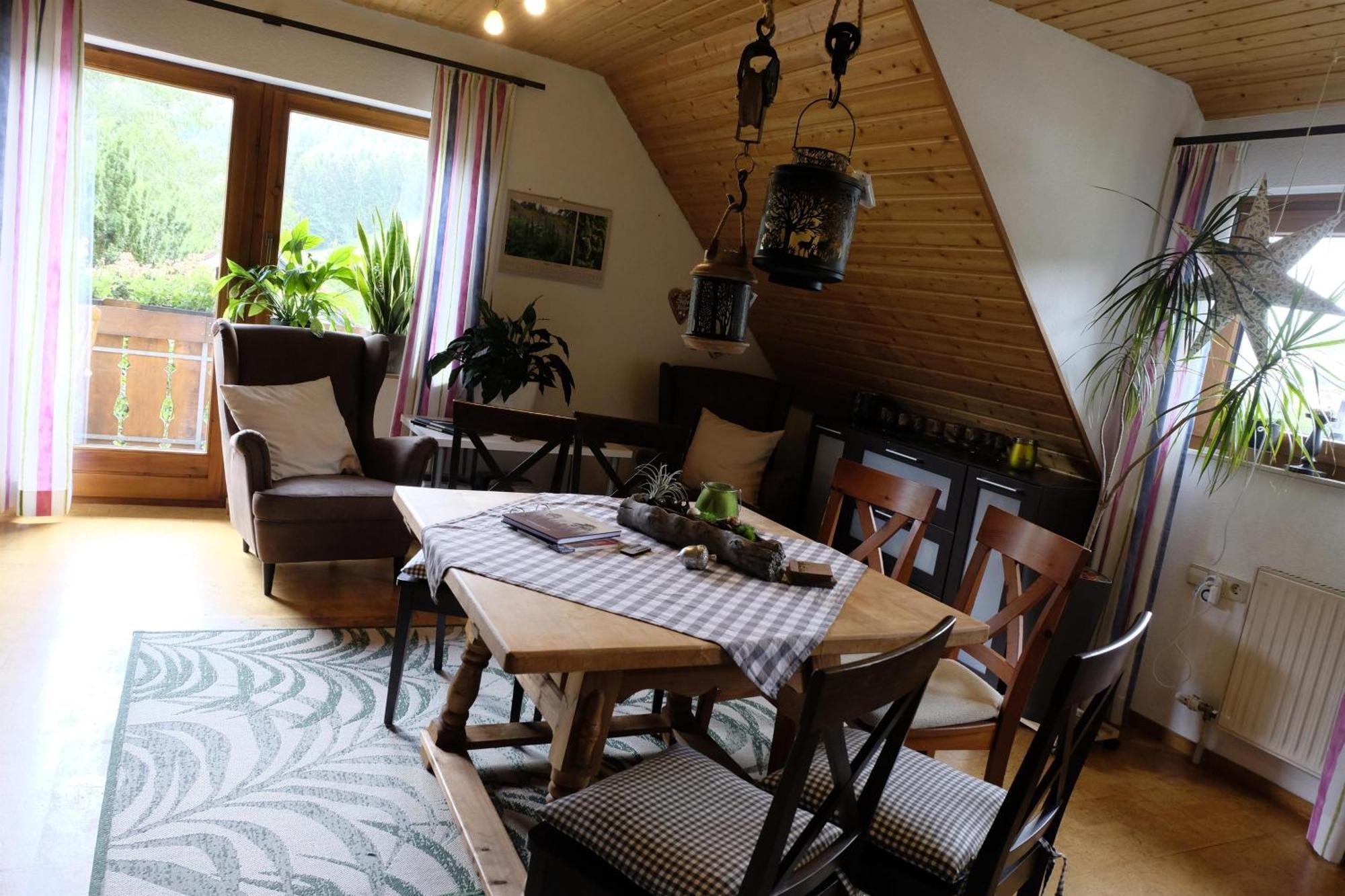 Schwarzwild - Ferienwohnung Und Ferienzimmer Baiersbronn Bagian luar foto
